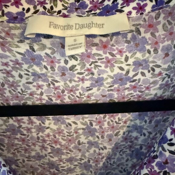 FAVORITE DAUGHTER: Savannah Floral Short Sleeve Button-up Shirt In Purple floral - Picture 5 of 8
